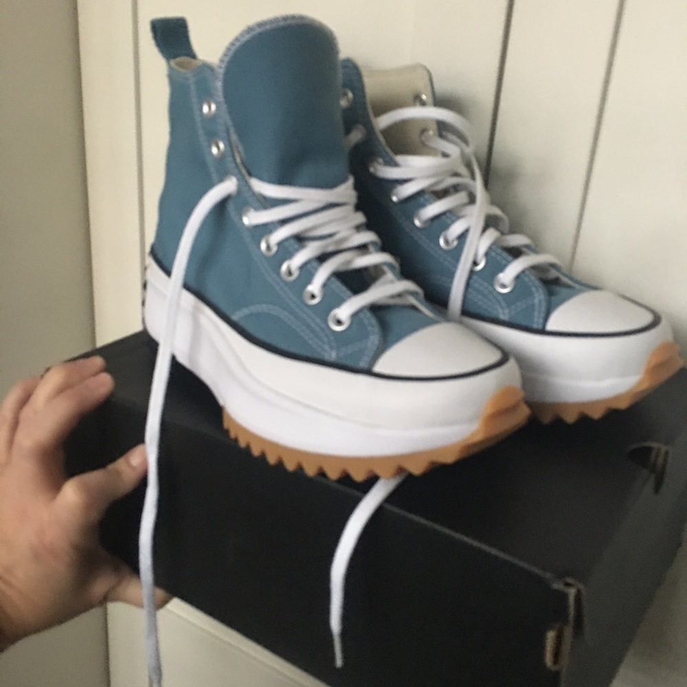 BNIB CONVERSE Run Star Hike, women’s size 9, Colour: Noble blue